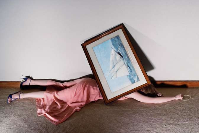 212;238;242;238;227;240;224;244; Guy Bourdin