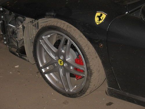   Ferrari (27 )
