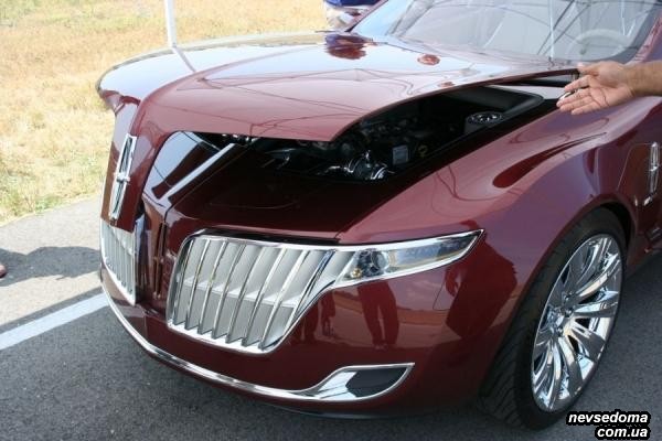 Lincoln Mkr Concept (13 )