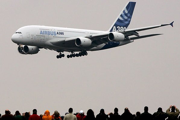 Сингапурские авиалинии купили первый Airbus A380 (24 фото)