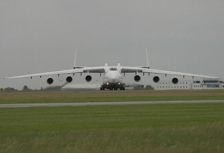 Antonov AN-225 the worlds heaviest and largest jet 11