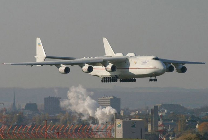 Antonov AN-225 the worlds heaviest and largest jet 2