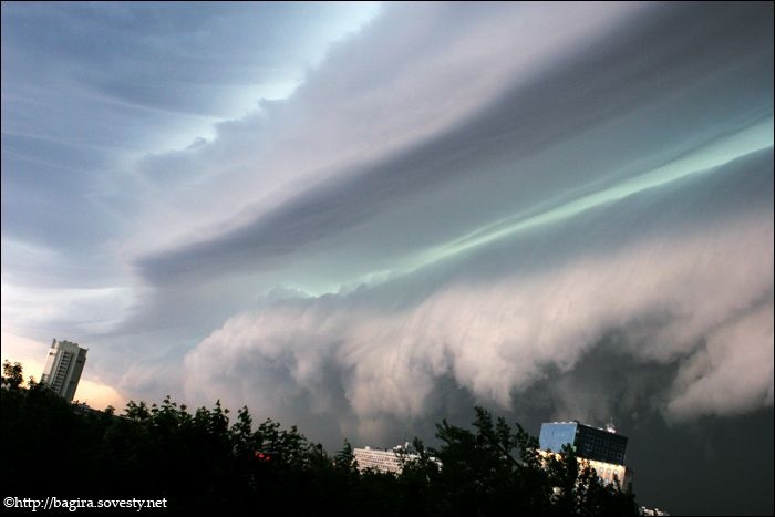 a storm cloud in Moscow 2