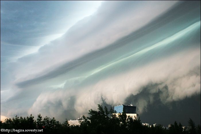 a storm cloud in Moscow 4