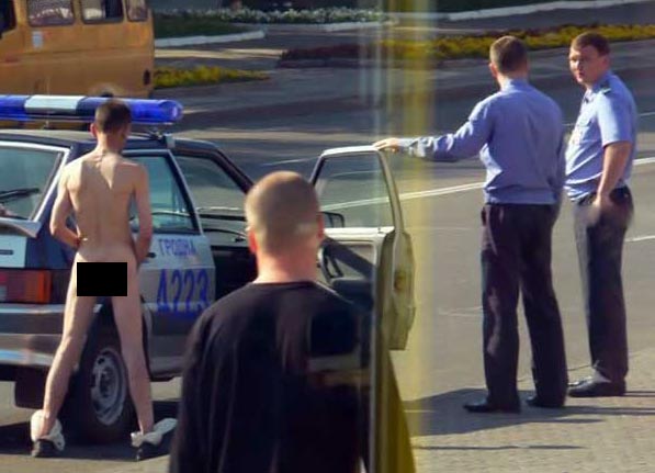 naked Russian guy deals with police 5
