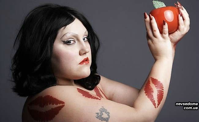 Beth Ditto    (21 )