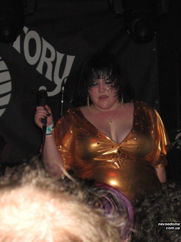 Beth Ditto    (21 )