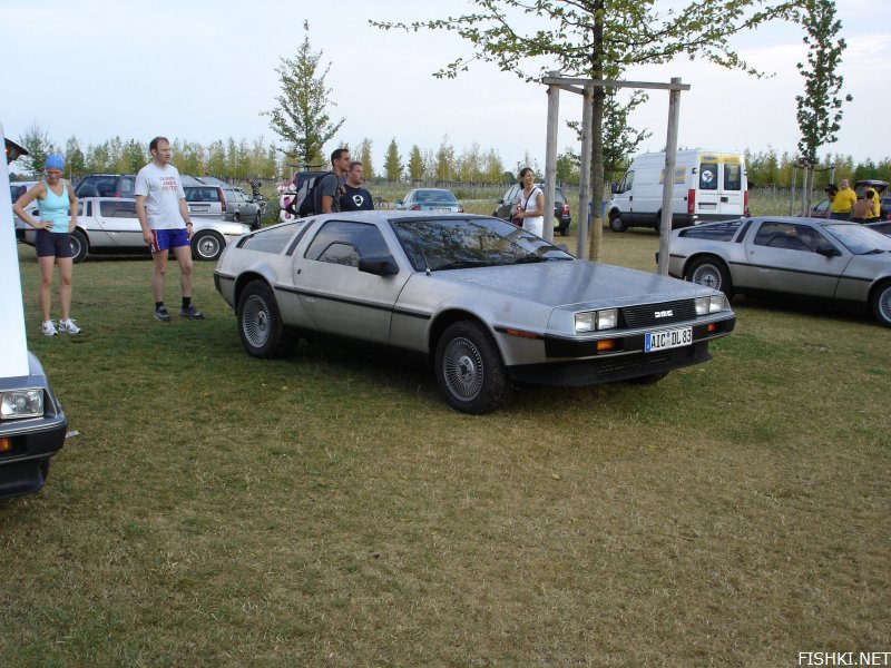  DeLorean   (4 )