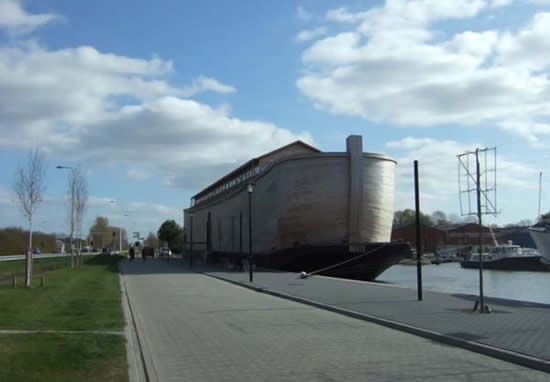 Чел построил Ноев ковчег (14 Фото)