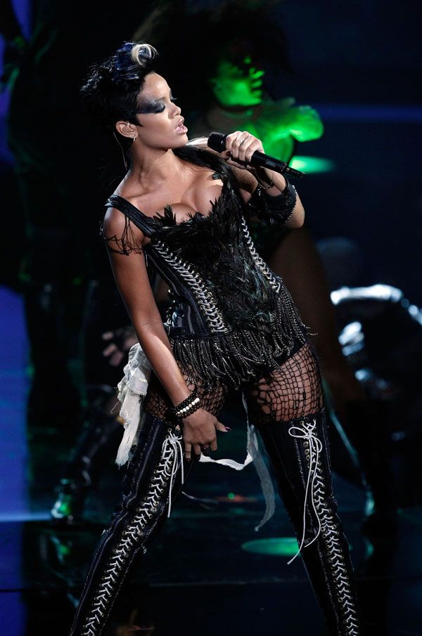  (Rihanna)  MTV VMA 2008 (9 )