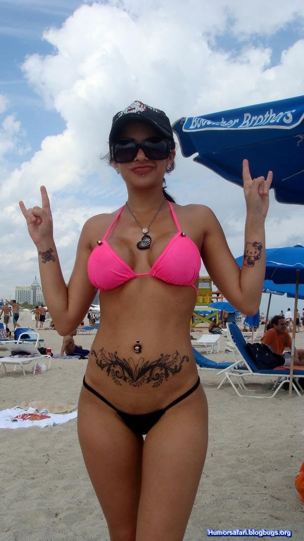 Sexy Hot Girls with a Tattoo (23 )