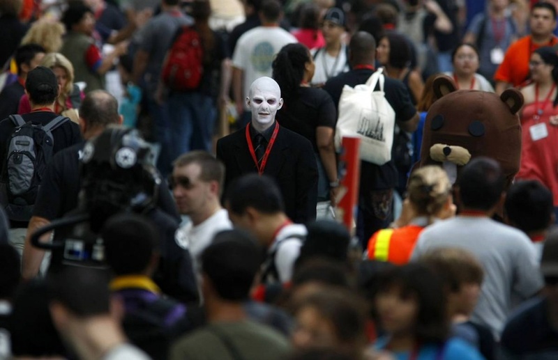      Comic-Con  , 25 .      (-),    . (). (Mike Blake/Reuters)
