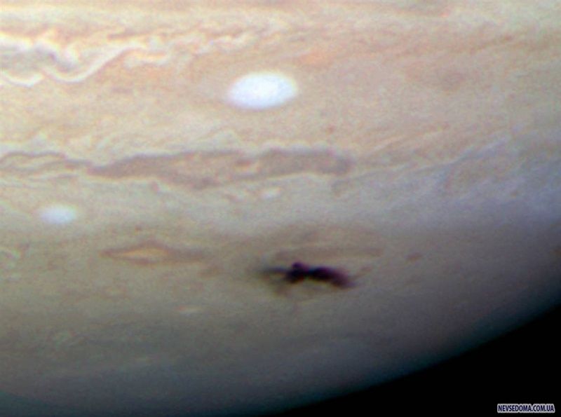    Hubble        23 .  ,    ,          .       Hubble,          . (NASA, ESA, H. Hammel (SSI), Jupiter Impact Team)