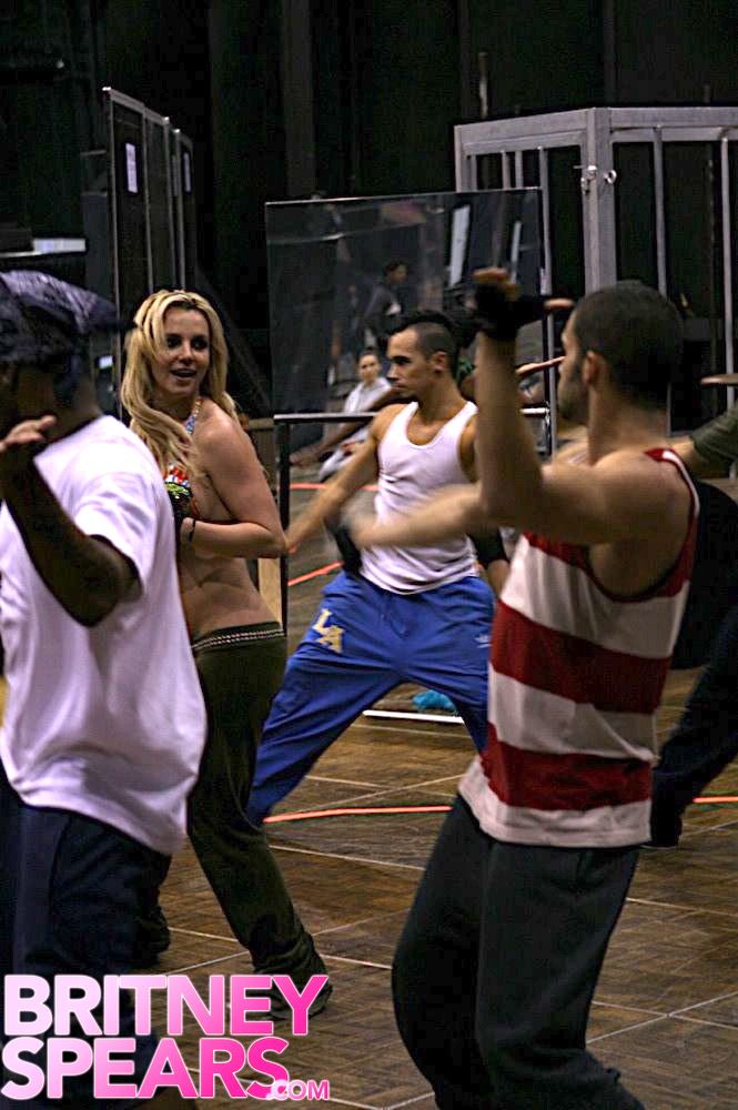 Britney Spears (7 )