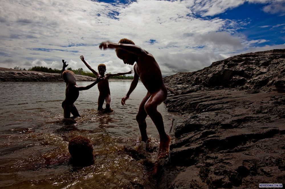 27.         ,    ,        ,   .       -  .  ,           ,     30 000 . (Brent Stirton/Getty Images)