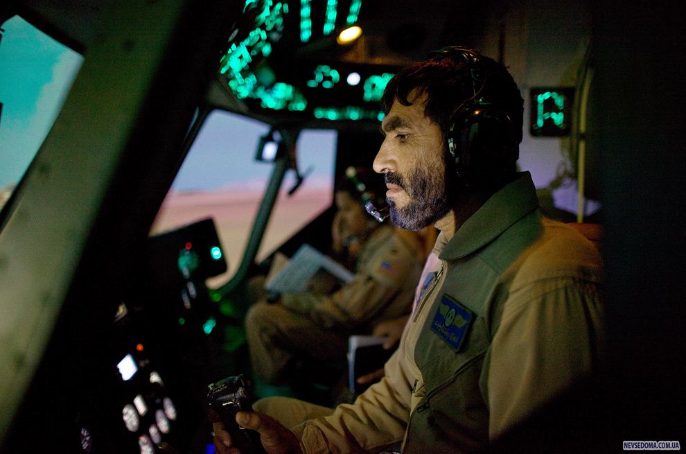 10.              Mi-17.   21  2009     .    ,    ,       2800 . (Paula Bronstein/Getty Images)