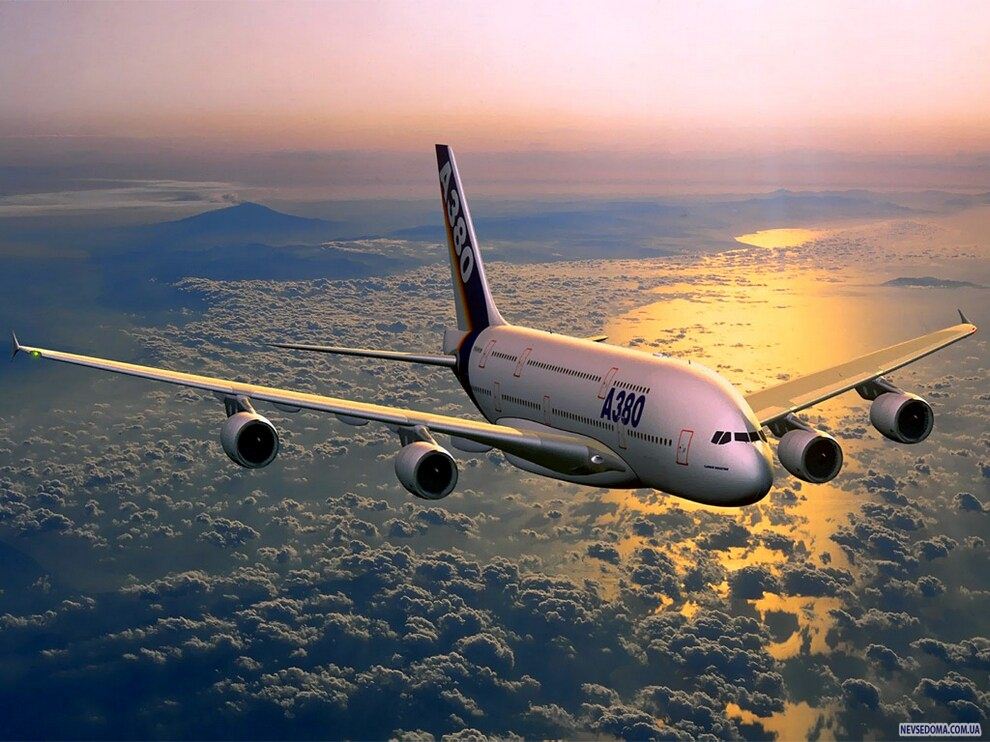 8)  Airbus A380          ,     .      :   2015    .    —    ,     ,    ,              .