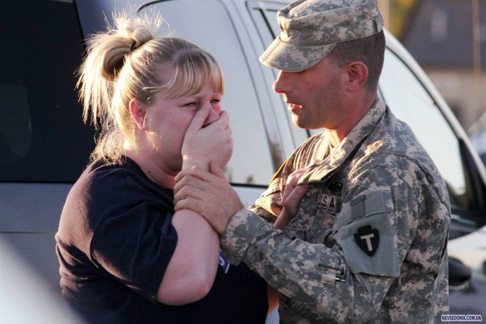 10.    ()       -   , ,  . (Jack Plunkett / AP)