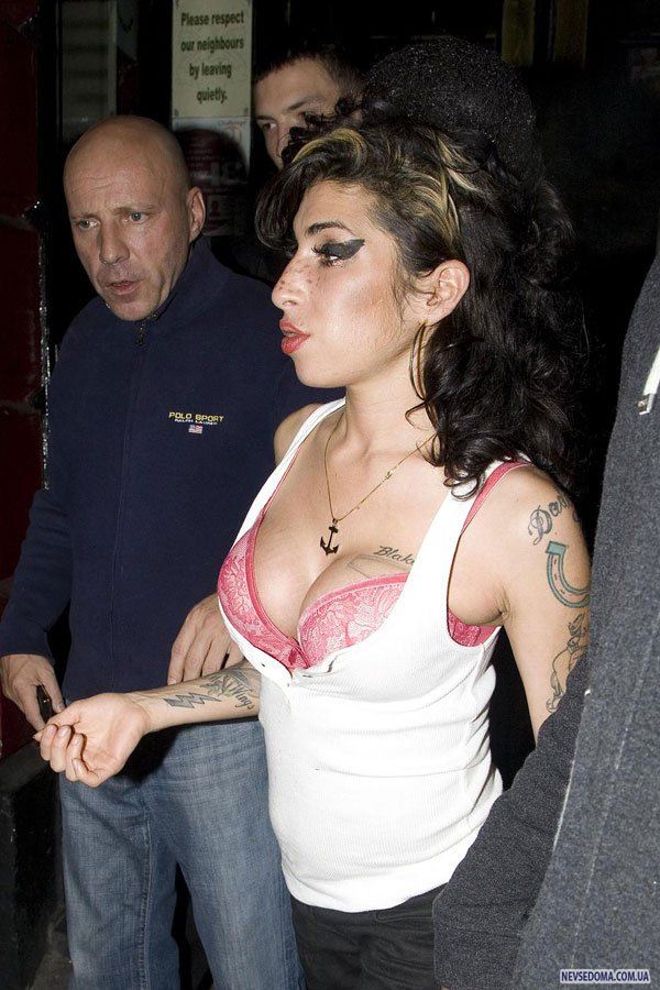   Amy Winehouse (9 )