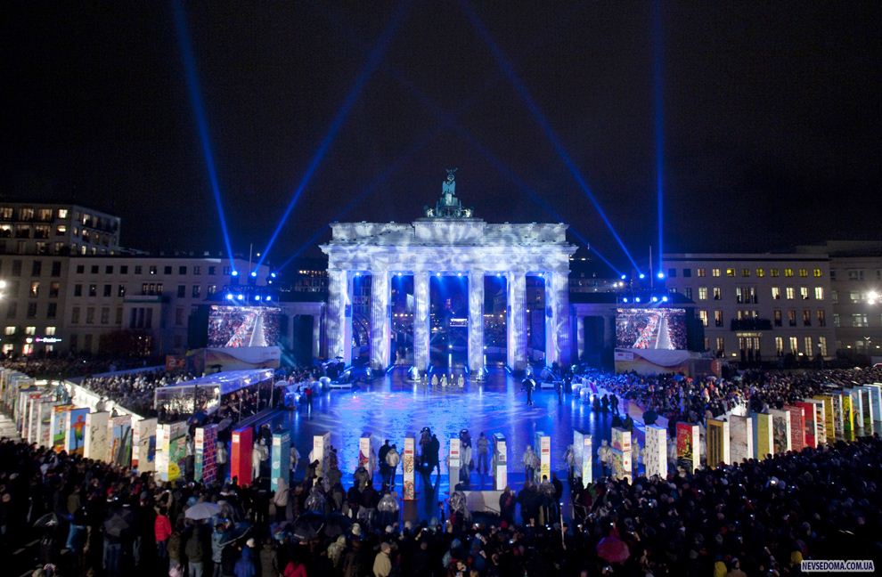 28.       ,          9  2009   .  1000 ,       ,          20-      . (Henning Schacht-Pool/Getty Images)