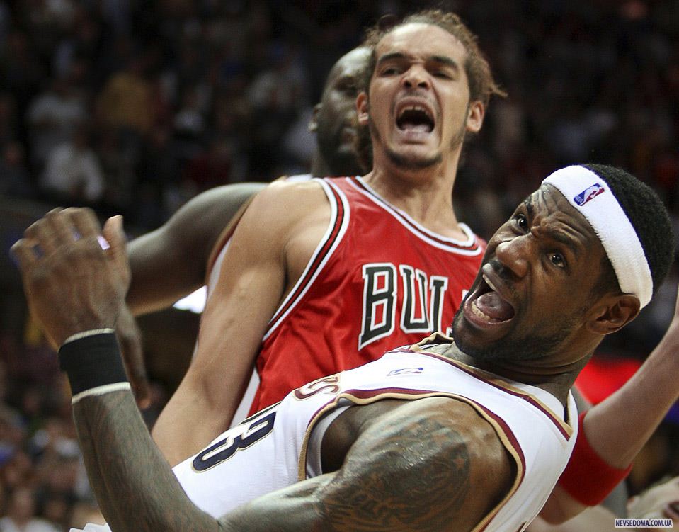 4.    «Cleveland Cavaliers»     «Chicago Bulls»      , 5 . (REUTERS/Aaron Josefczyk)