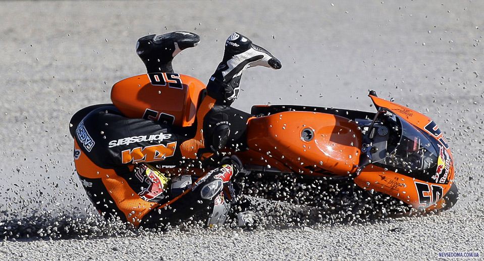 11.           «Motorcycle Grand Prix»   «Cheste»,     , 8 . (AP Photo/Paul White)