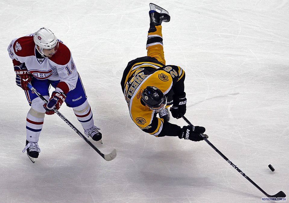 14.    «Boston Bruins»           «Montreal Canadians». (Jim Davis/Globe Staff)