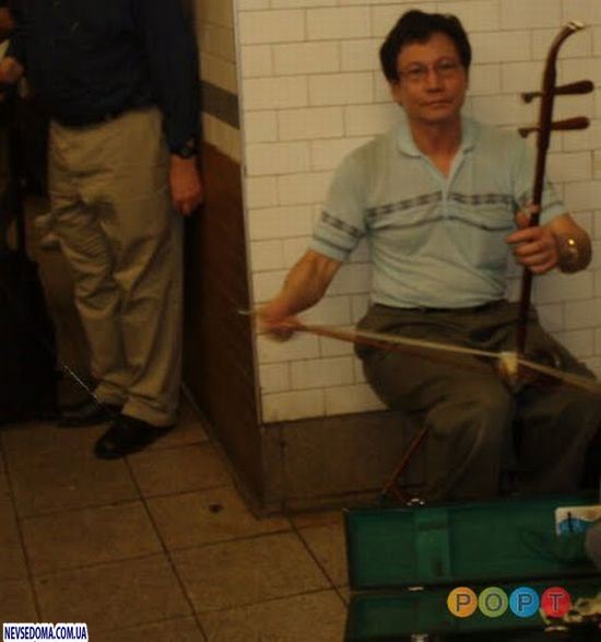 Люди в метро (93 фото)