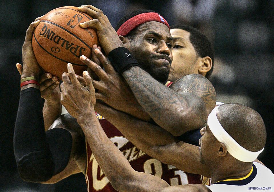 10.  «Cleveland Cavaliers»   ()      «Indiana Pacers»      NBA  , 20 . (AP Photo/Darron Cummings)