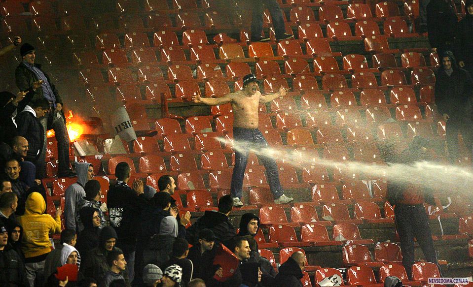 14.     ,           «Red Star»  «Partizan»  , 28 . (REUTERS/Ivan Milutinovic)