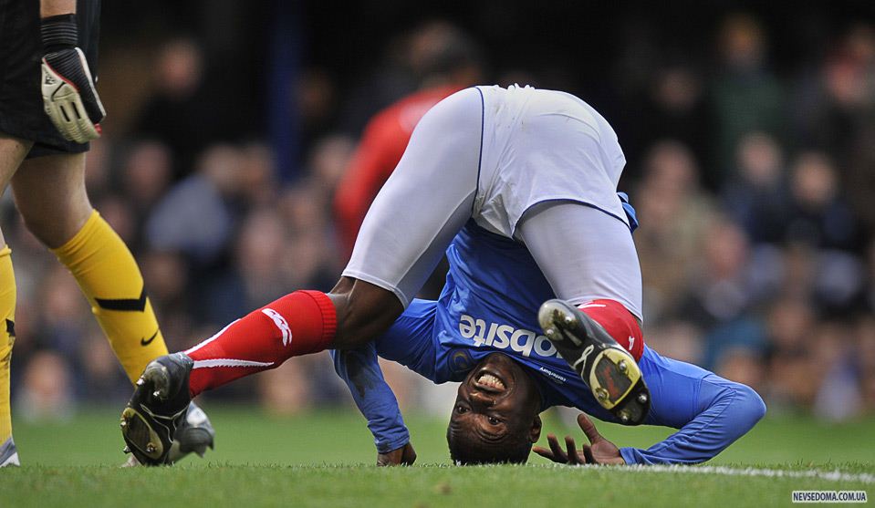 16.     «Portsmouth»  ,            «Manchester United», , 28 . (REUTERS/Kieran Doherty)