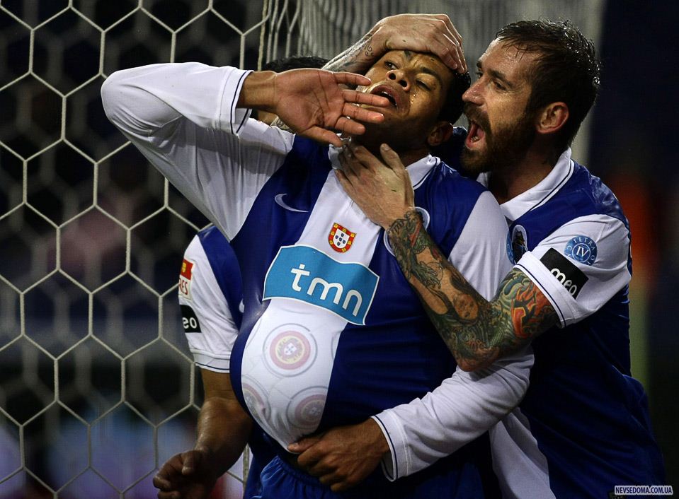 25.   ()      «Porto»  ,    «Rio Ave»,     -  , 29 . (REUTERS/Miguel Vidal)