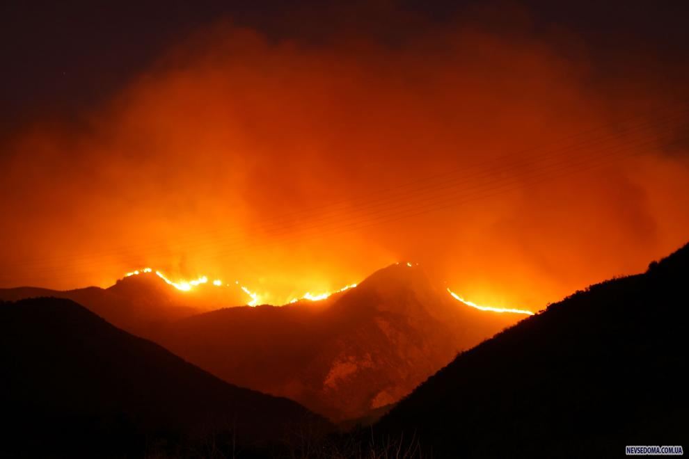17) Пожары в Калифорнии. (David McNew/Getty Images News/ fotobank.ua / 23 сентября 2009/ США, Калифорния)