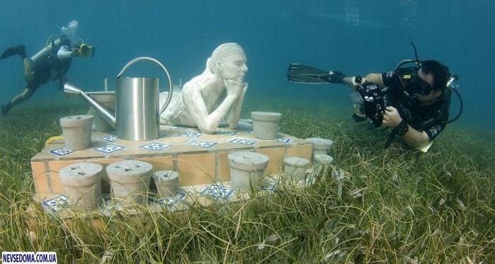 Самый большой подводный музей в мире (14 фото)