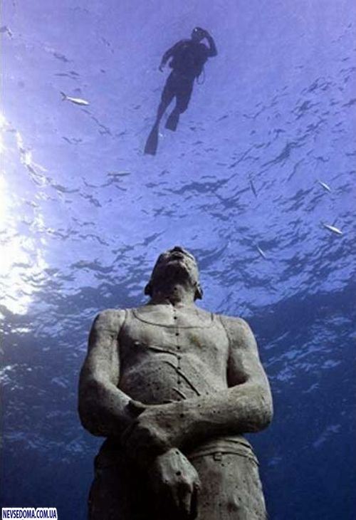 Самый большой подводный музей в мире (14 фото)
