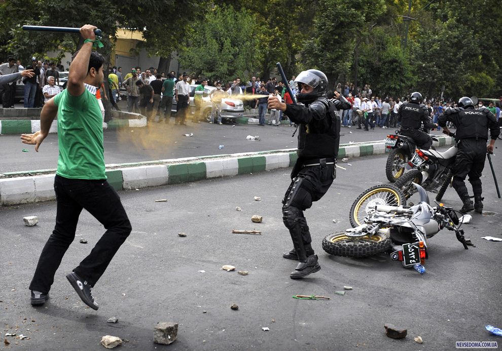 7.                      13  2009 . (OLIVIER LABAN-MATTEI/AFP/Getty Images)