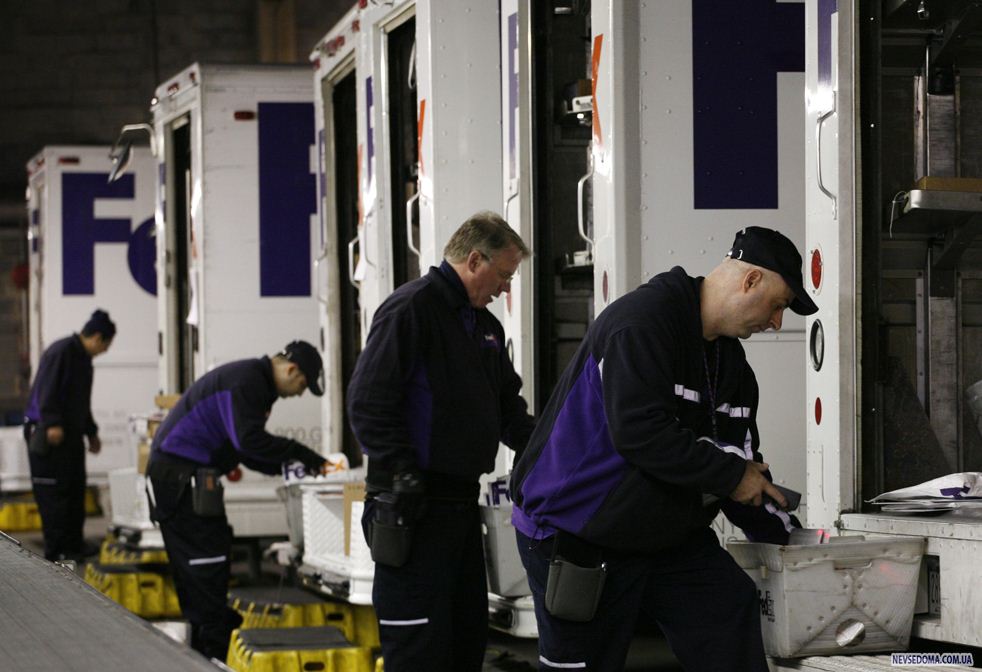 14.         «FedEx»   -  14 . (AP / Mark Lennihan)