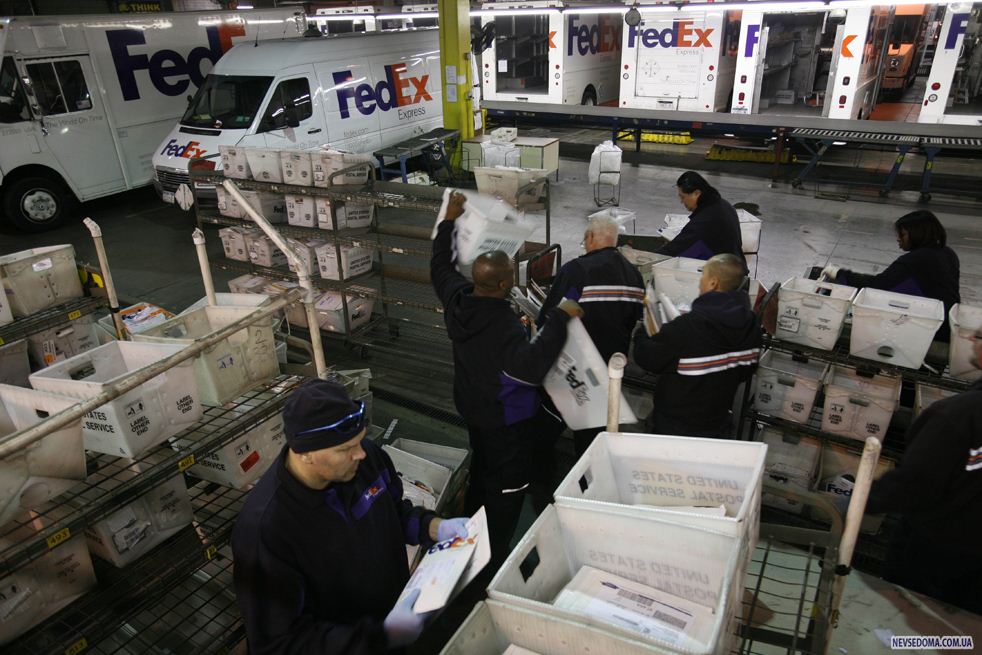 15.       «FedEx»     - 14 . (AP / Mark Lennihan)
