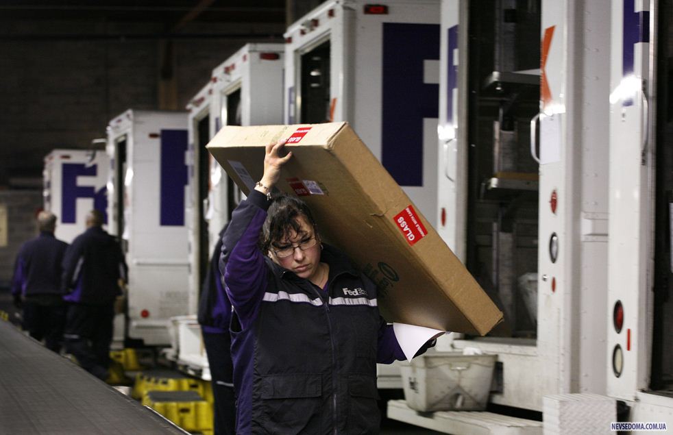 17.       «FedEx»   -  14 . (AP / Mark Lennihan)