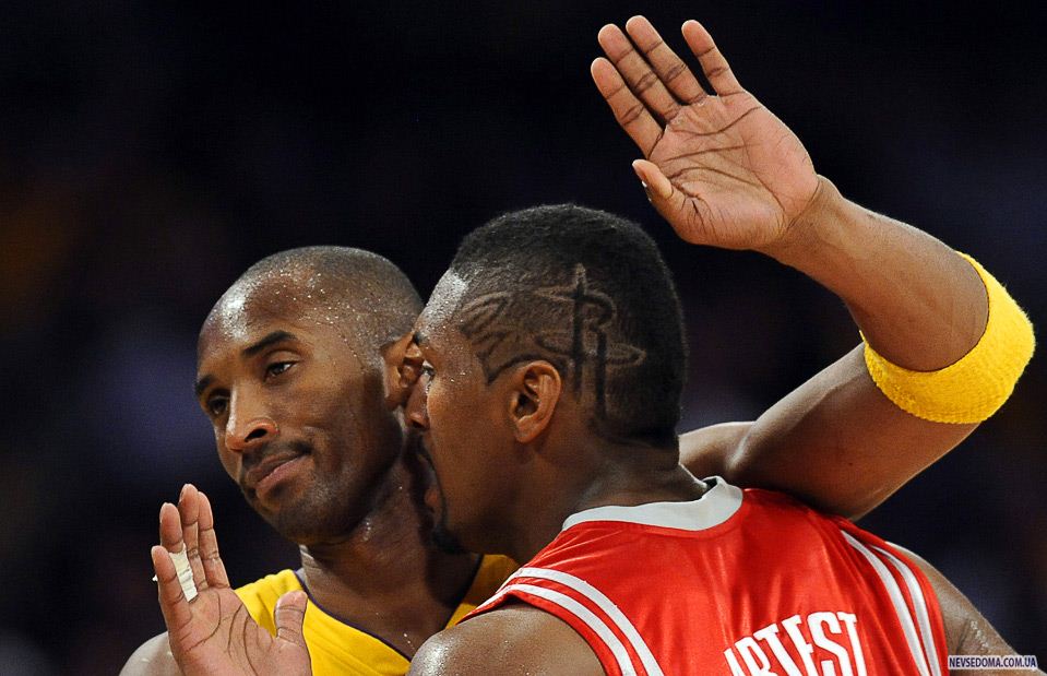 13.    «Los Angeles Lakers» ()     «Houston Rockets» « »       - 6 . (AP Photo/Chris Carlson)