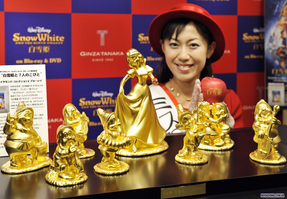 18.       «   »     30   (300 000 ),    «Tanaka Kikinzoku Jewelry»   4  2009 .         Blu-ray   . (YOSHIKAZU TSUNO/AFP/Getty Images)