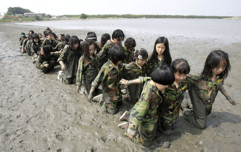 2142 Военный лагерь для детей в Южной Корее