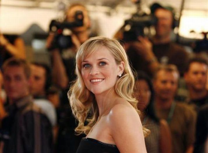   (Laura Jeanne Reese Witherspoon)      -  2008 .  $32      .