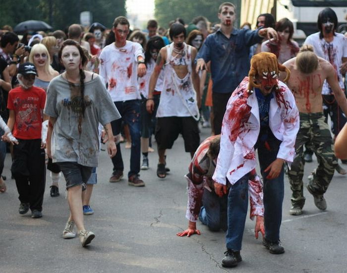 Zombie Walk   (85 )