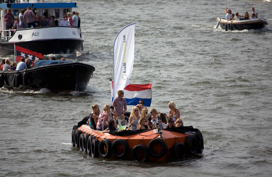 304 Amsterdam Sail 2010