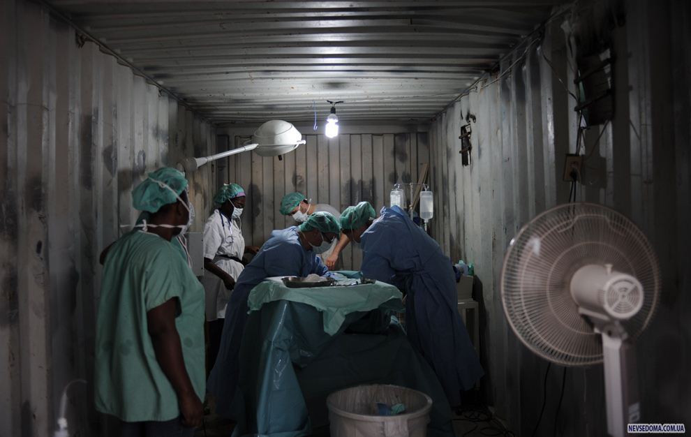 17.    «Medecins sans Frontieres»        24  2010   --. (FRED DUFOUR/AFP/Getty Images)
