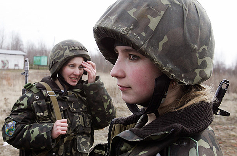 women soldiers 07  