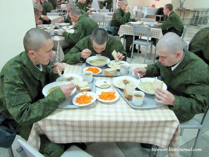 Что едят солдаты (37 фото)
