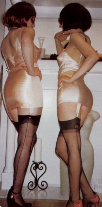 http://cn1.nevsedoma.com.ua/images/2010/174/7/corsets2.jpg
