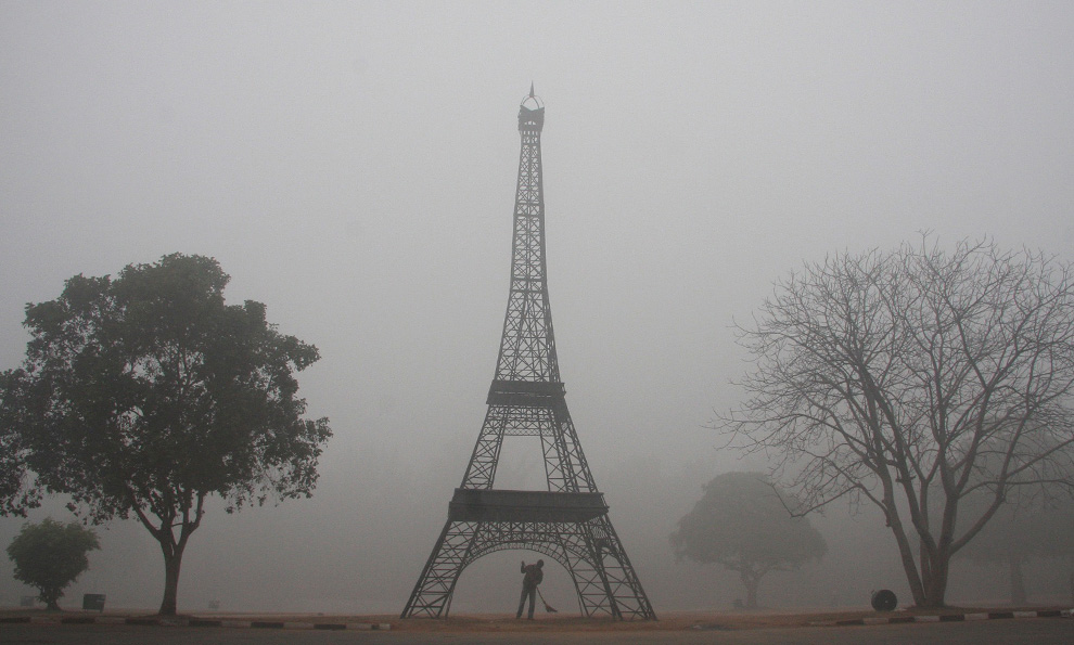 31)                  18  2010 . (REUTERS/Ajay Verma)